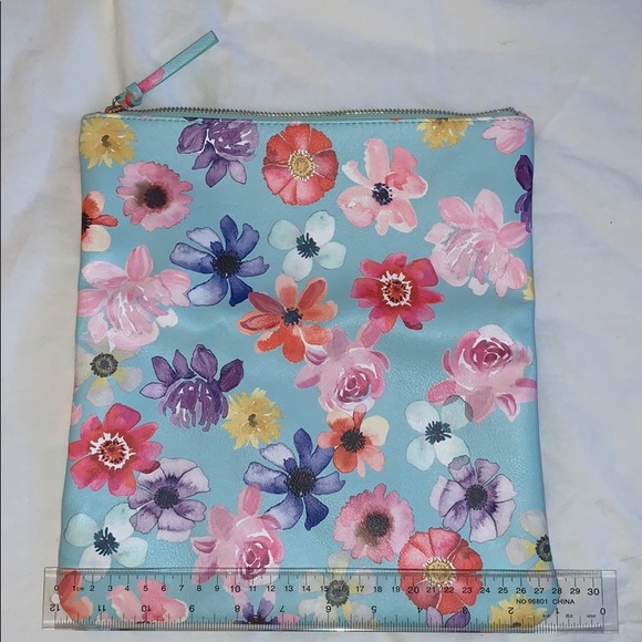 Cosmetic bag - Picture 2 of 2